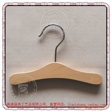 實(shí)木寵物衣架促銷：低價(jià)批發(fā)，專為愛寵設(shè)計(jì)